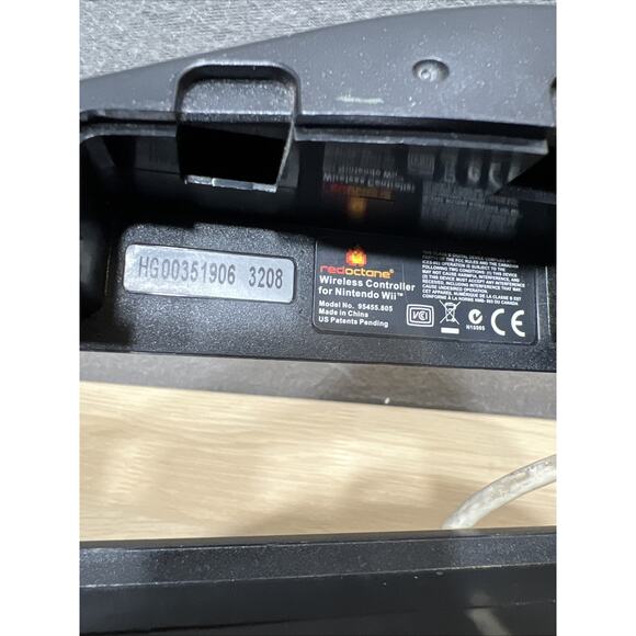 Nintendo Wii Guitar Hero World Tour + Stickers Sunburst Guitar Red Octane Tested - Picture 5 of 7